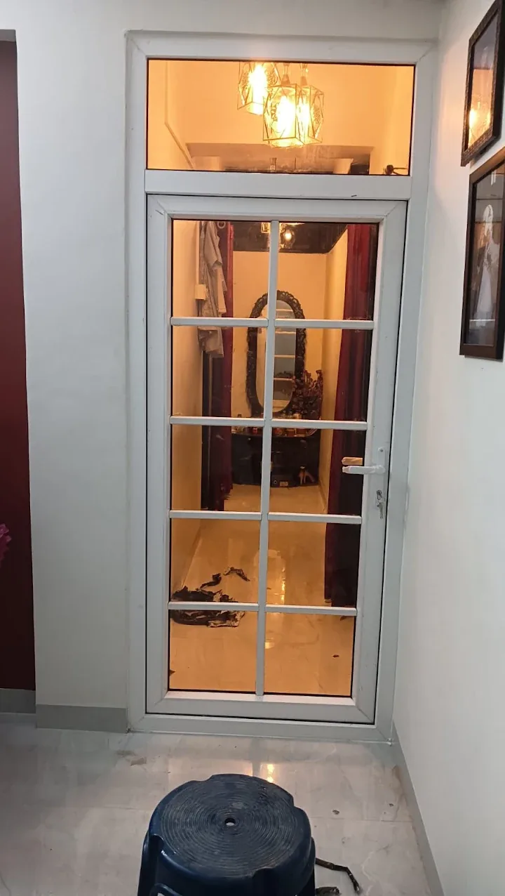 Glazed interior door